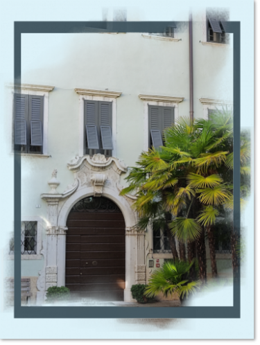 Rovereto, Casa natale Rosmini, l'ingresso principale.
